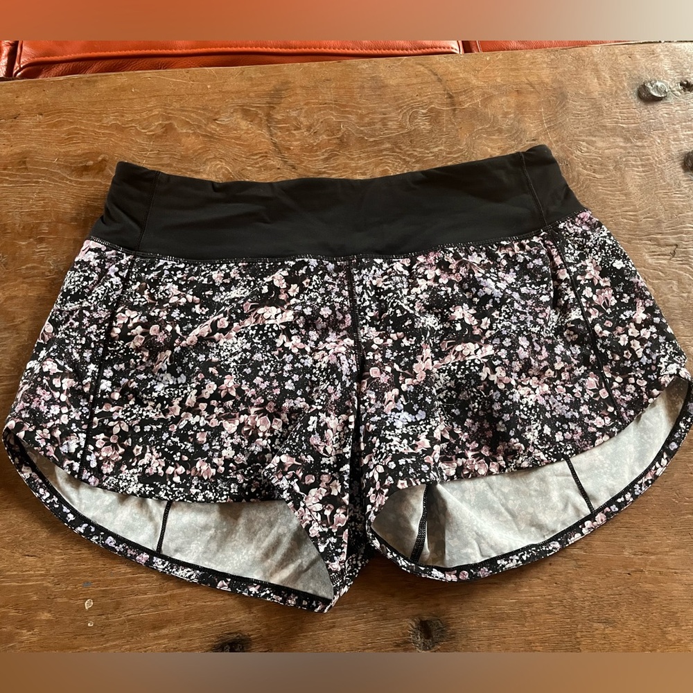 Lululemon Speed Up Short Floral size 8 Tall